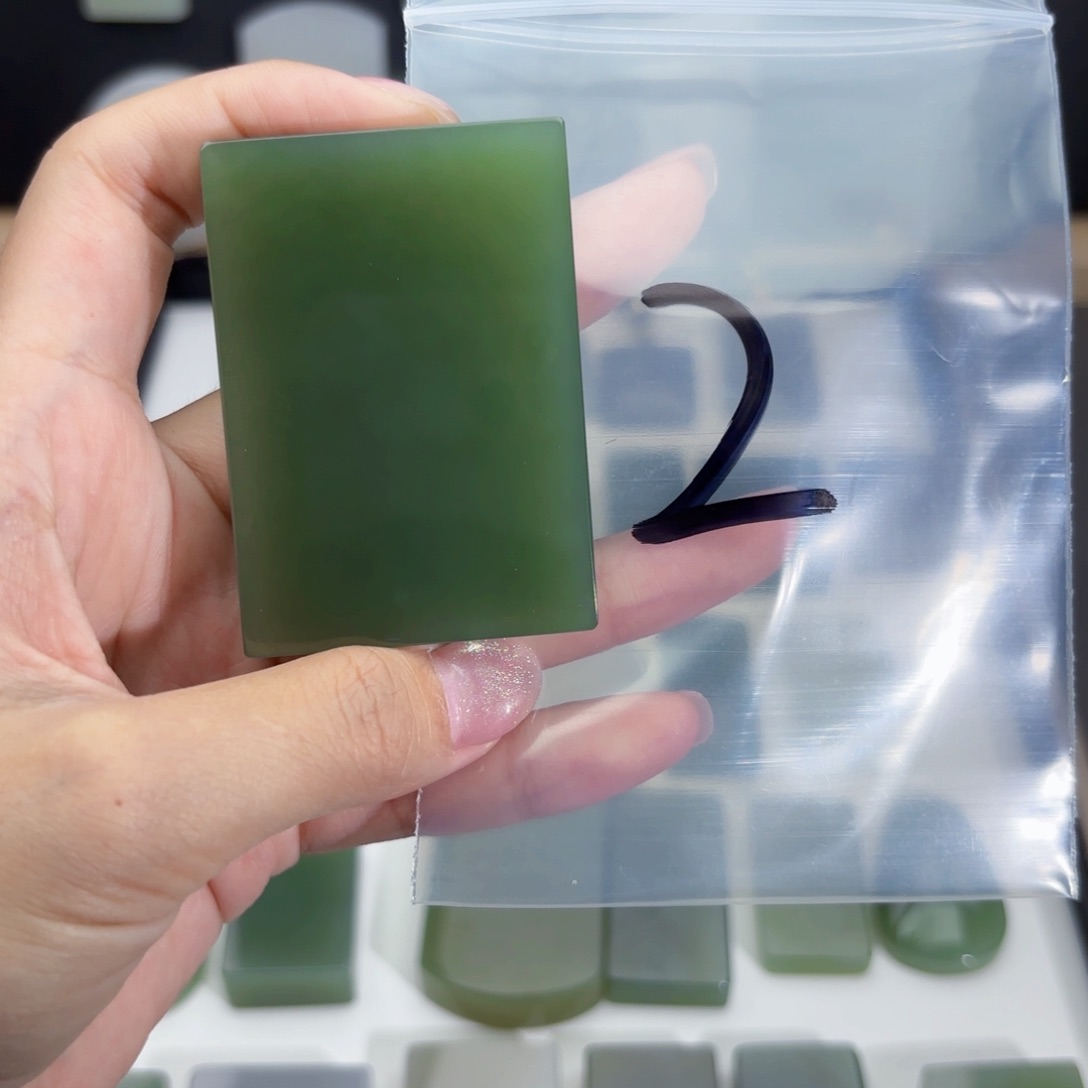 和田玉未镶嵌颈饰宝*