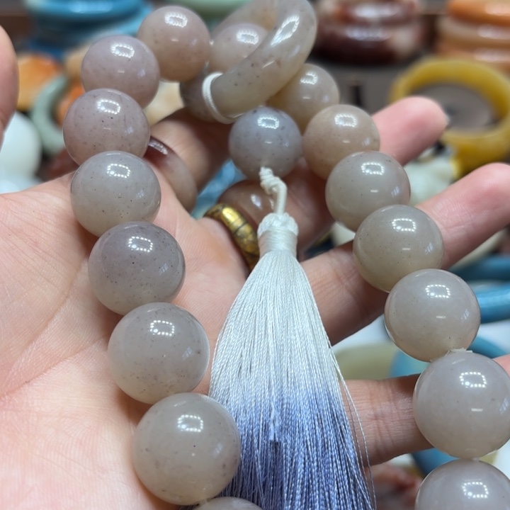 石英岩玉合金颈饰