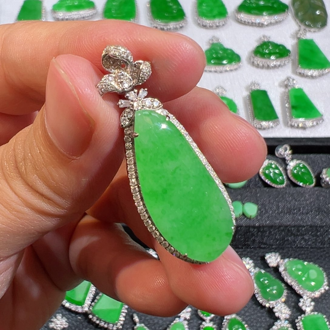 【闪购商品】翡翠18K金镶嵌吊坠(不含链)