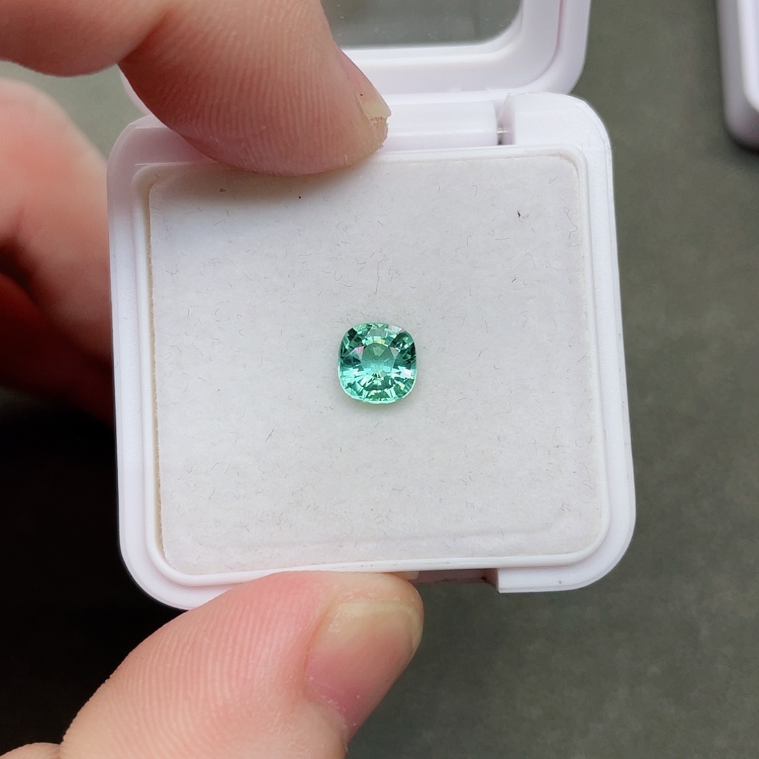 碧玺裸石未镶嵌1.09克拉