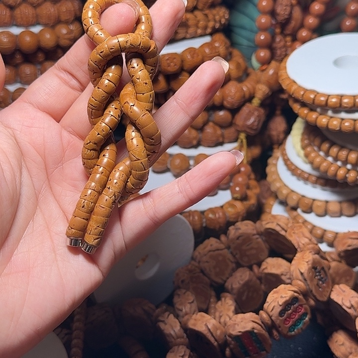 手串桃核大肠磁吸