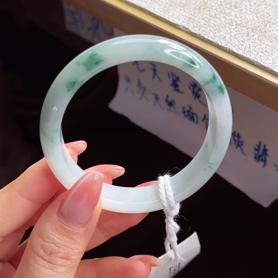翡翠未镶嵌手镯手镯