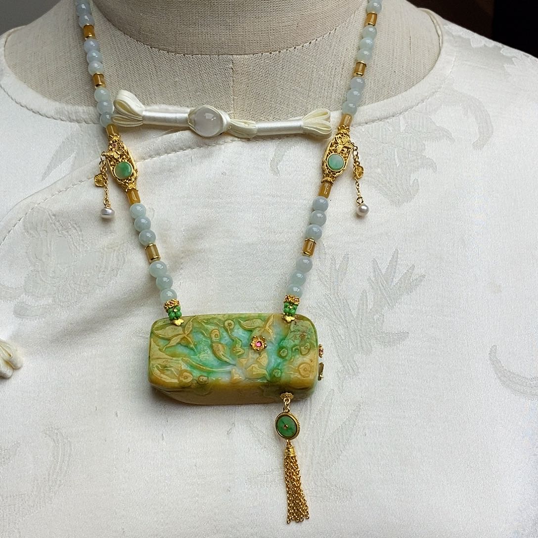 翡翠颈饰未镶嵌天然