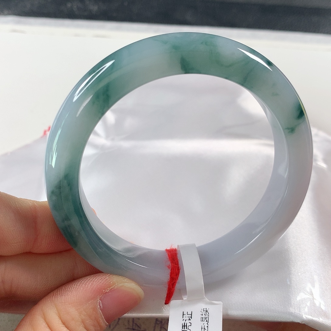 翡翠手镯未镶嵌①⑤①