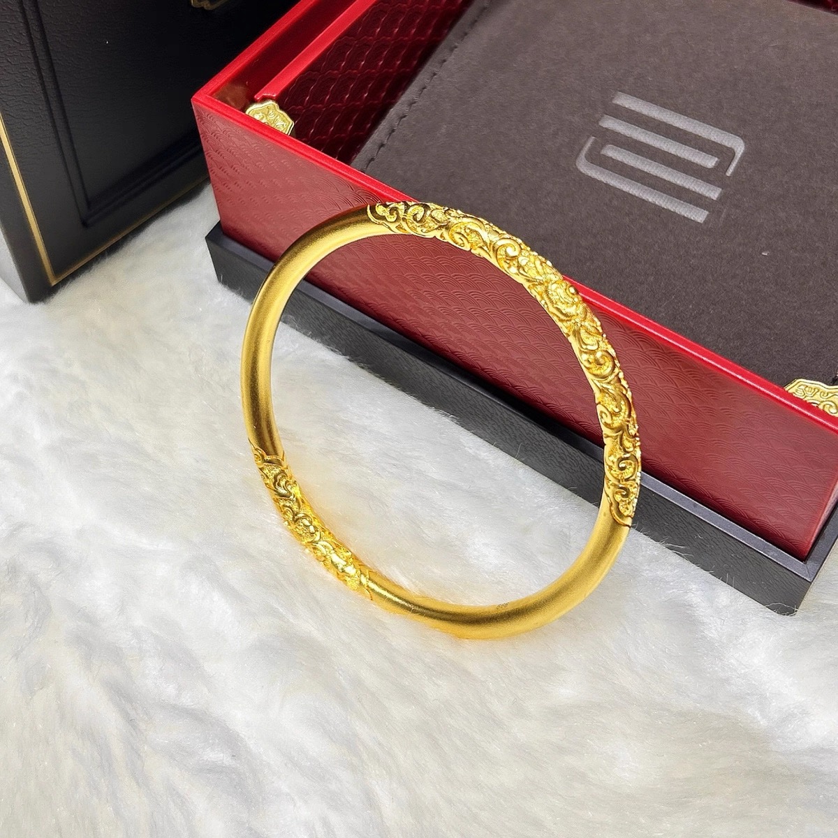 【万佳集团】 鎏世金 卷草纹手镯 GO7889 时尚饰品