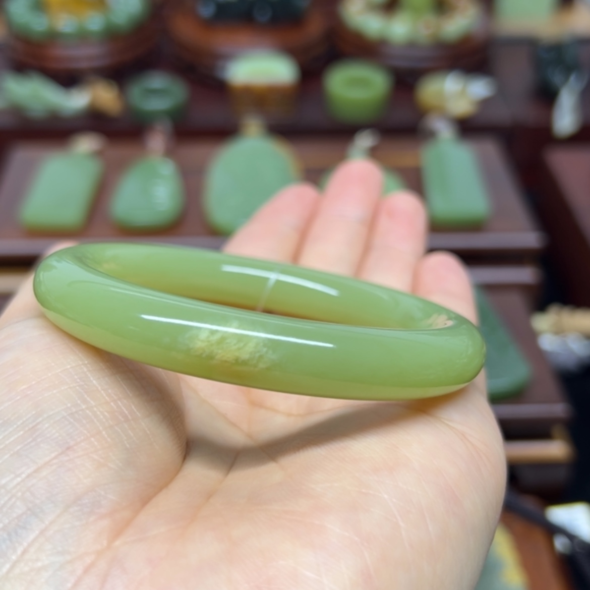 【闪购商品】岫岩河磨玉（透闪石质玉）手镯未镶嵌@*I58.6口径