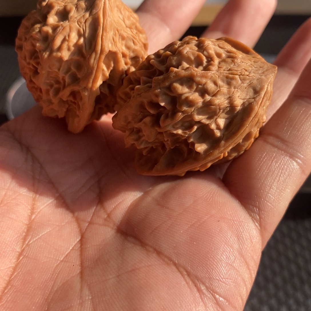 1***.大叶紫檀（黑酸枝木类）鸡心