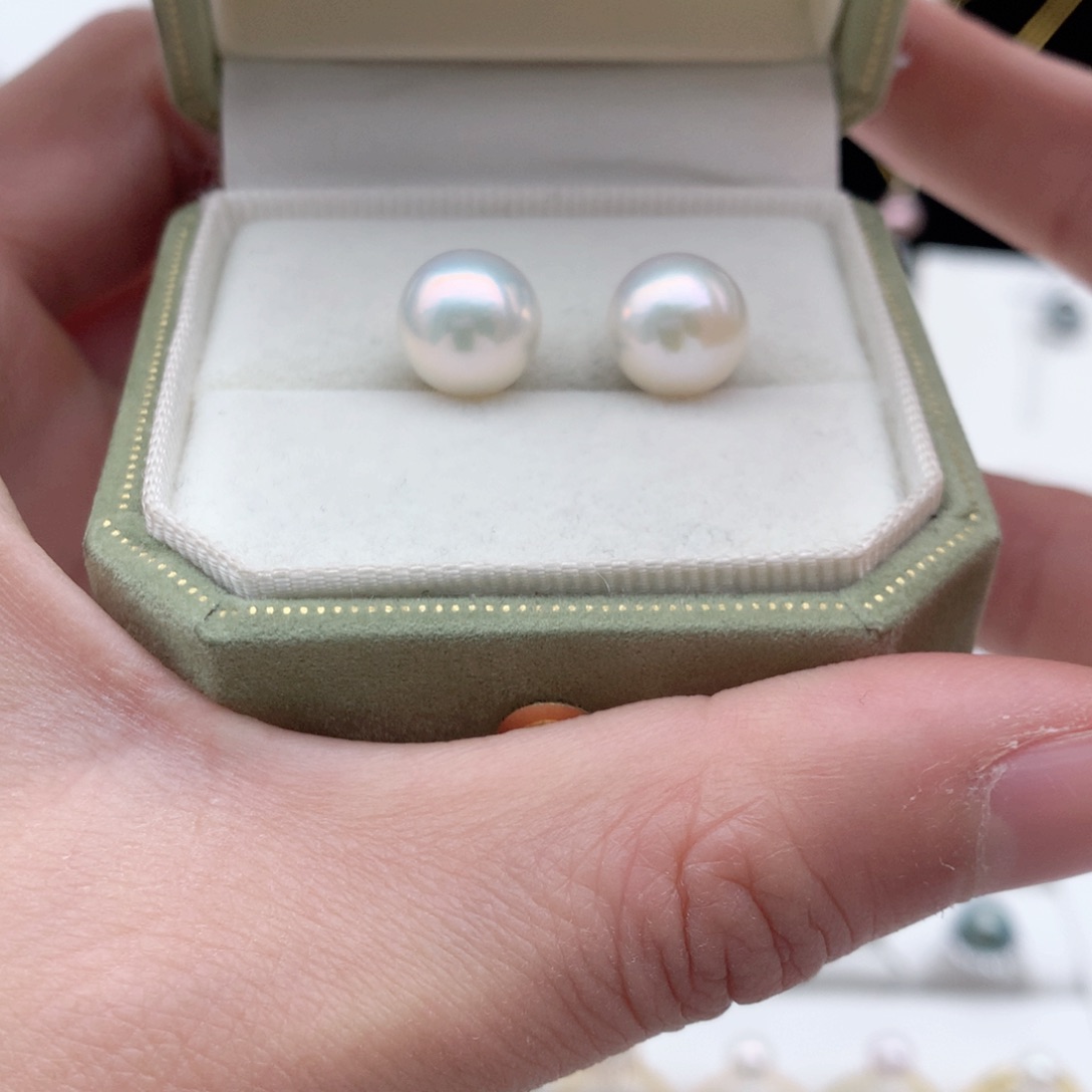 淡水珍珠10-11mm极光素钉18K金镶嵌
