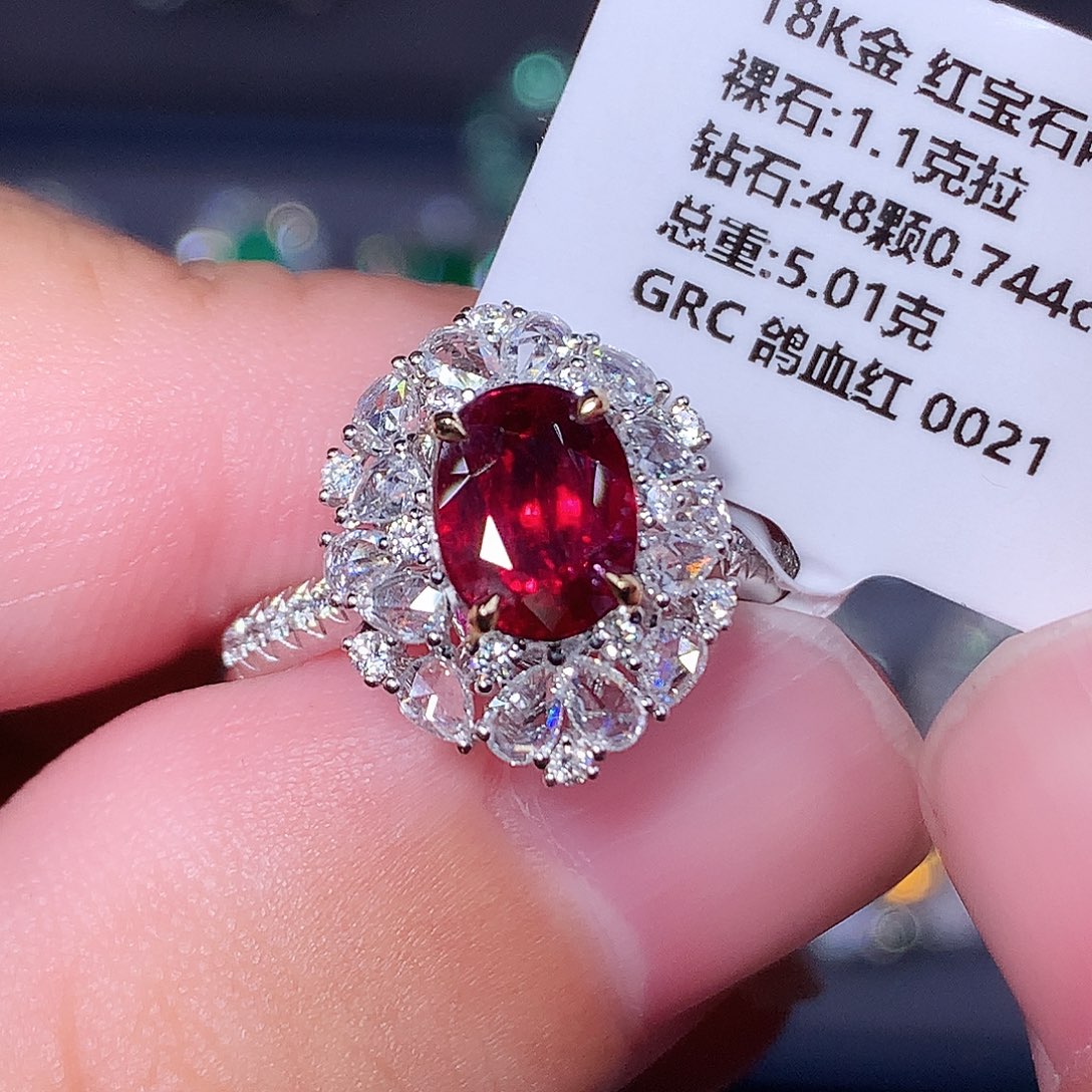 戒指红宝石18K金镶嵌
