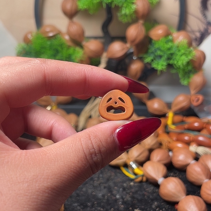 橄榄核手串/手链舍*单独一个囧脸