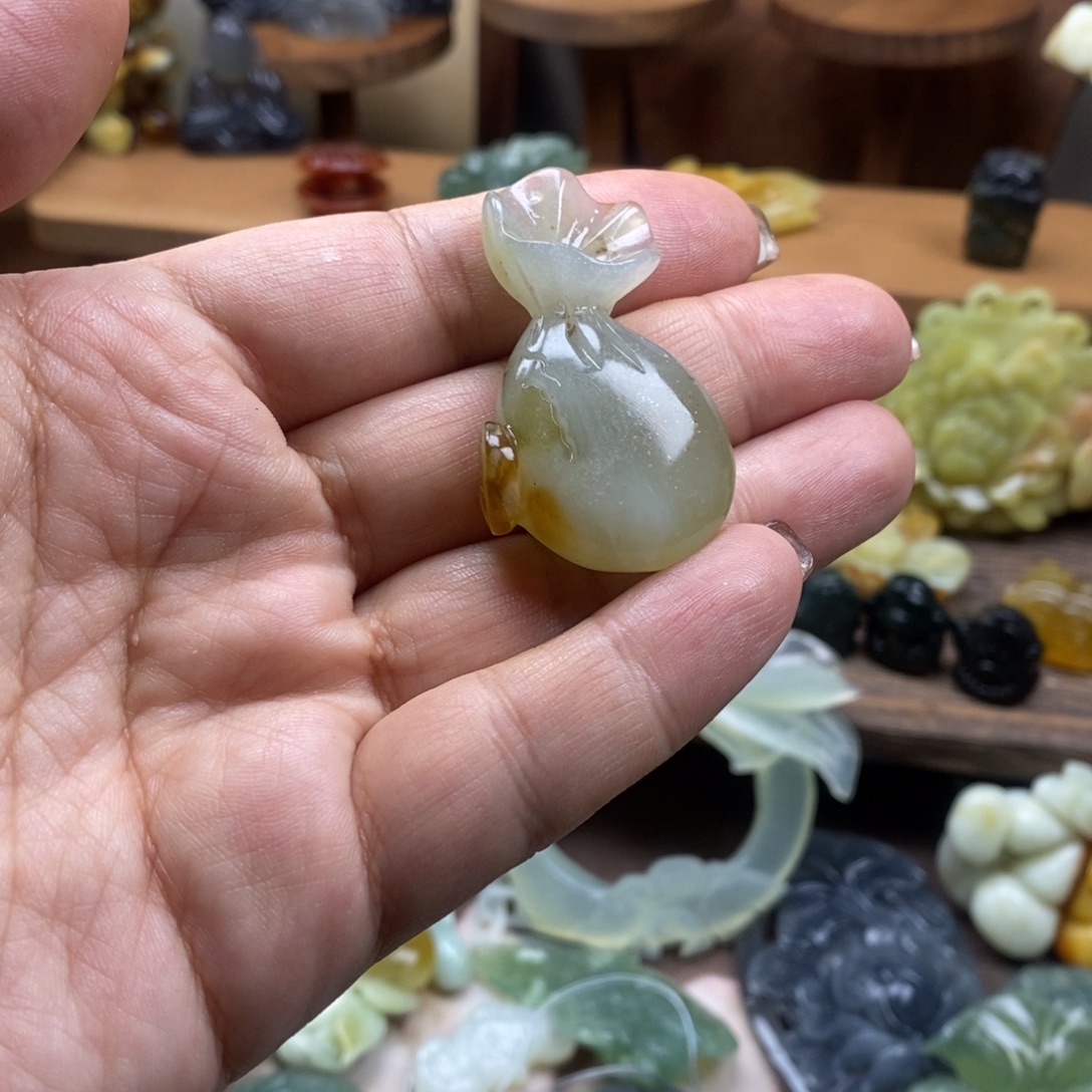 蛇纹石玉未镶嵌吊坠(不含链)