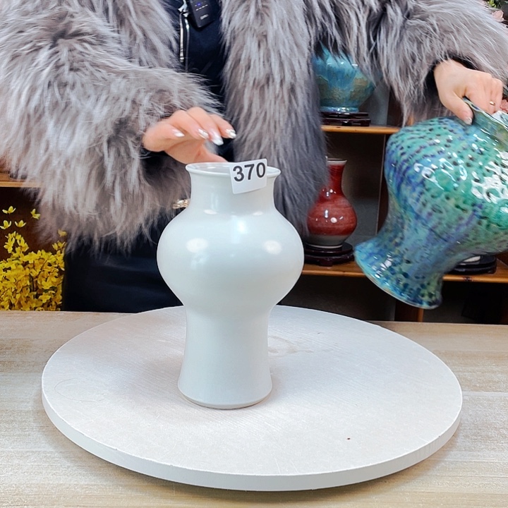 摆件微瑕370 景德镇陶瓷艺术精品