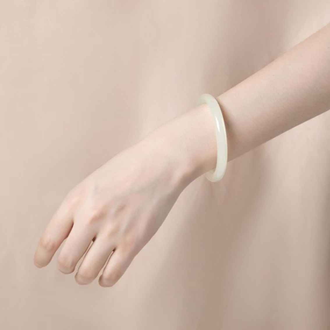 《宠粉专属》自留爆款AAAA新疆和田玉蜂蜜水天然手镯（小众美人条）