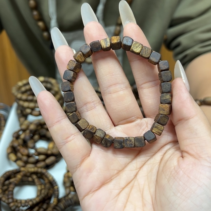 沉香手串0.6方珠单圈多样性发1