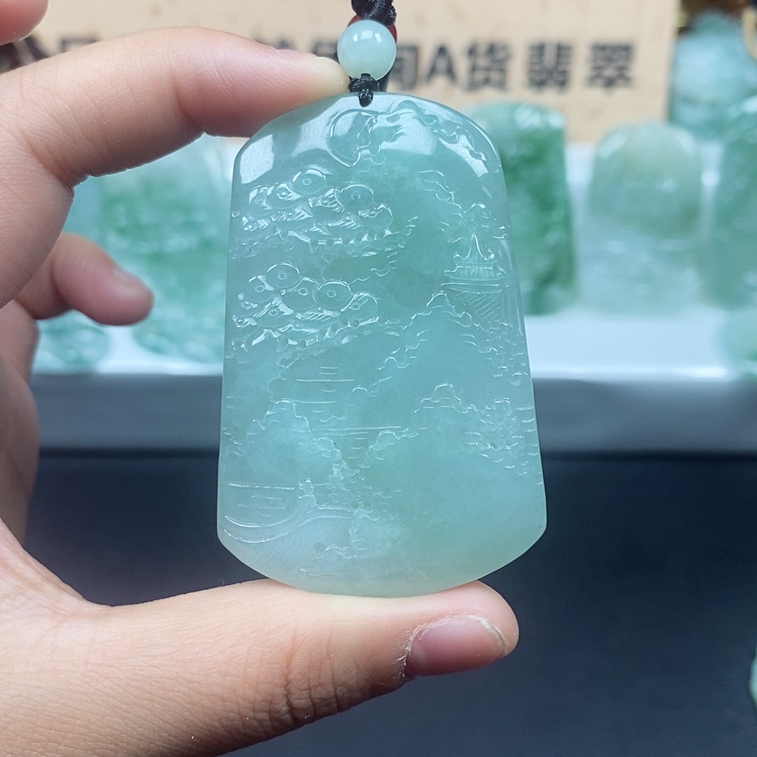 翡翠颈饰未镶嵌翡翠