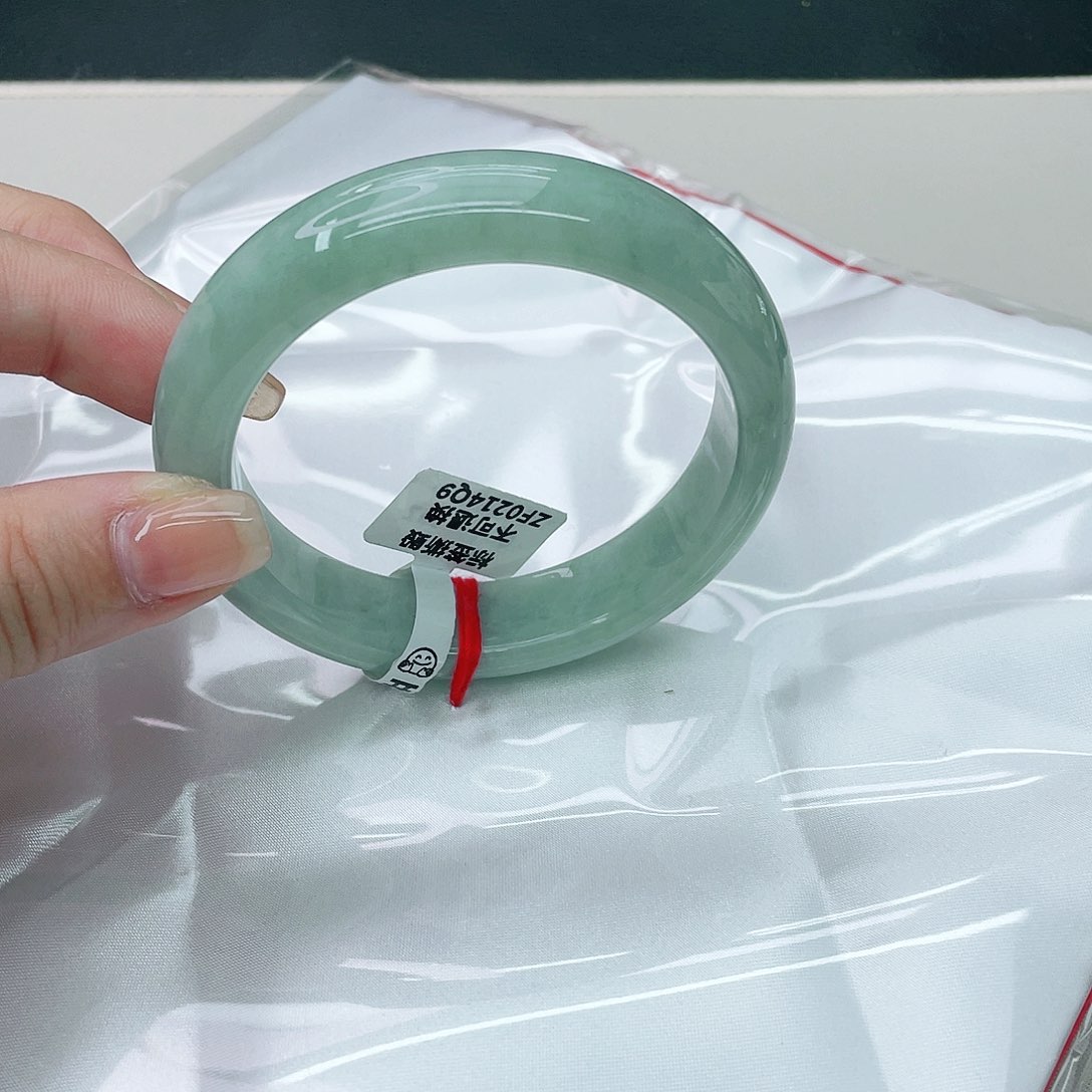 翡翠手镯未镶嵌正59.6