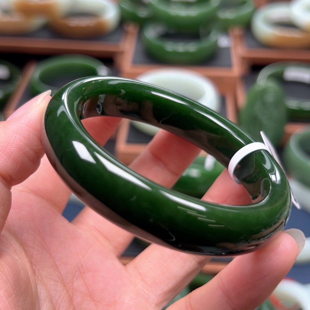 未镶嵌手镯和田玉（碧玉）