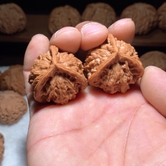 文玩核桃吊坠36盘山三棱