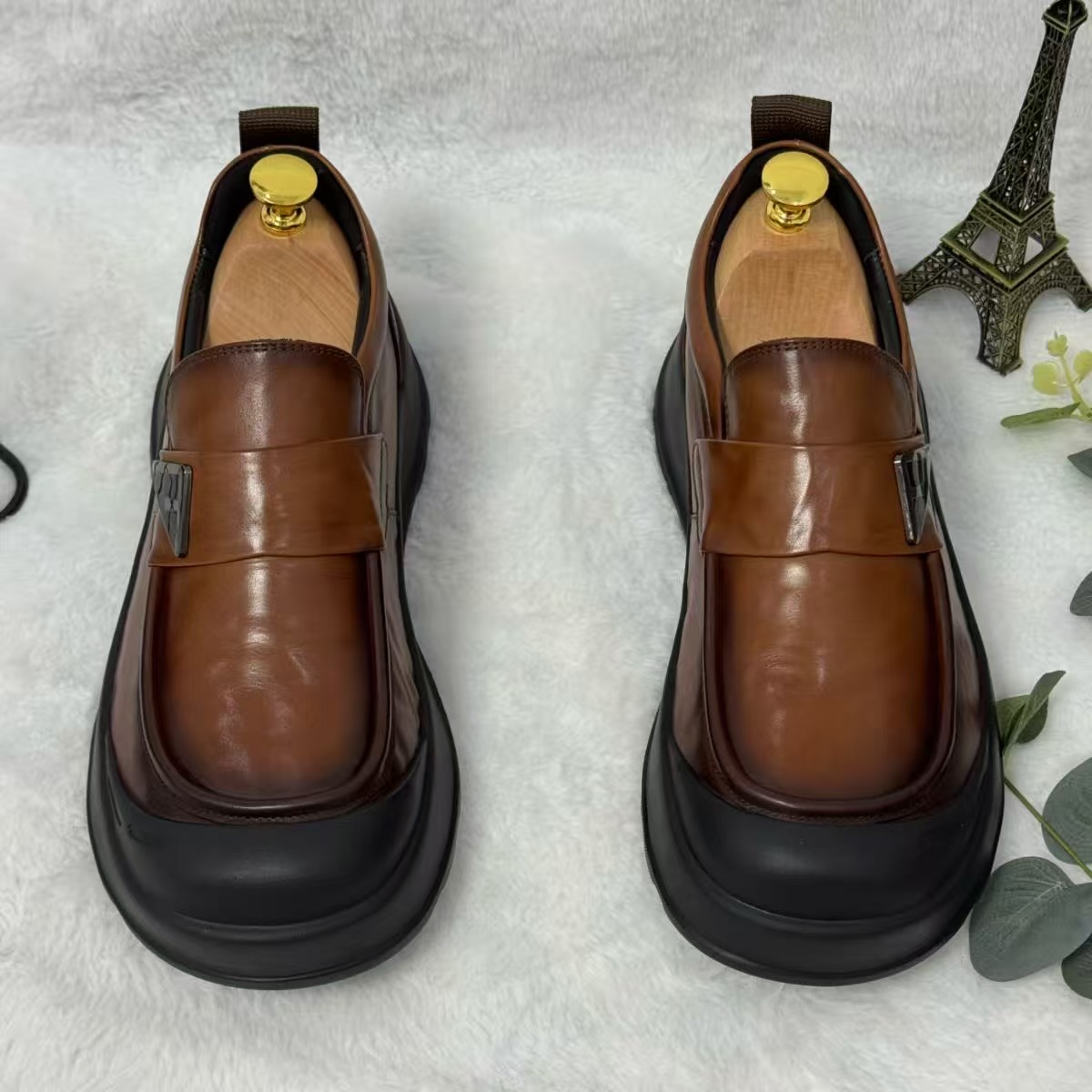 D99轻便圆头纯色素面男士商务休闲皮鞋软底复古百搭舒适秋季时尚