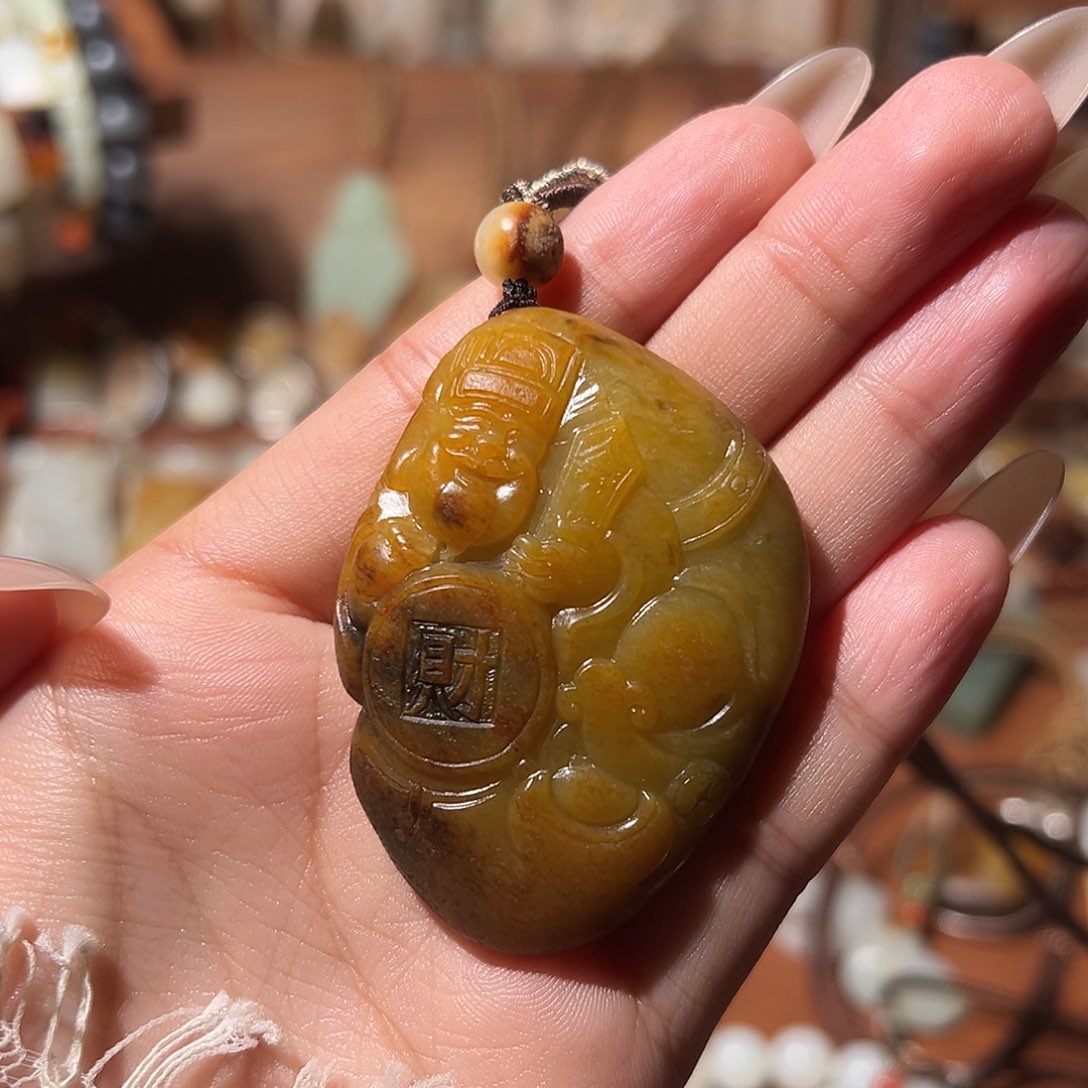 和田玉颈饰未镶嵌