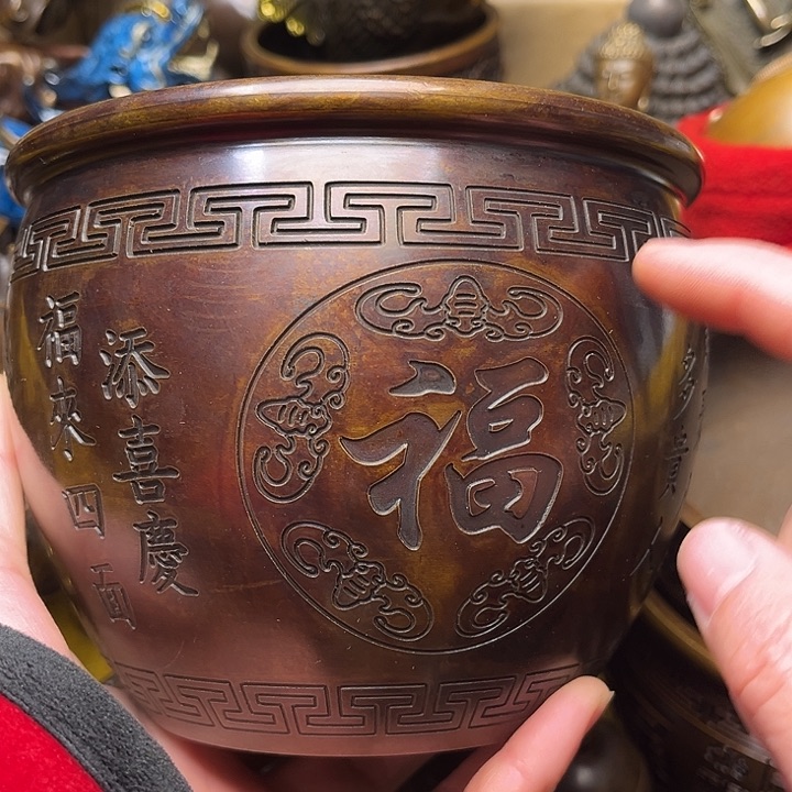 精美铜器批发档口