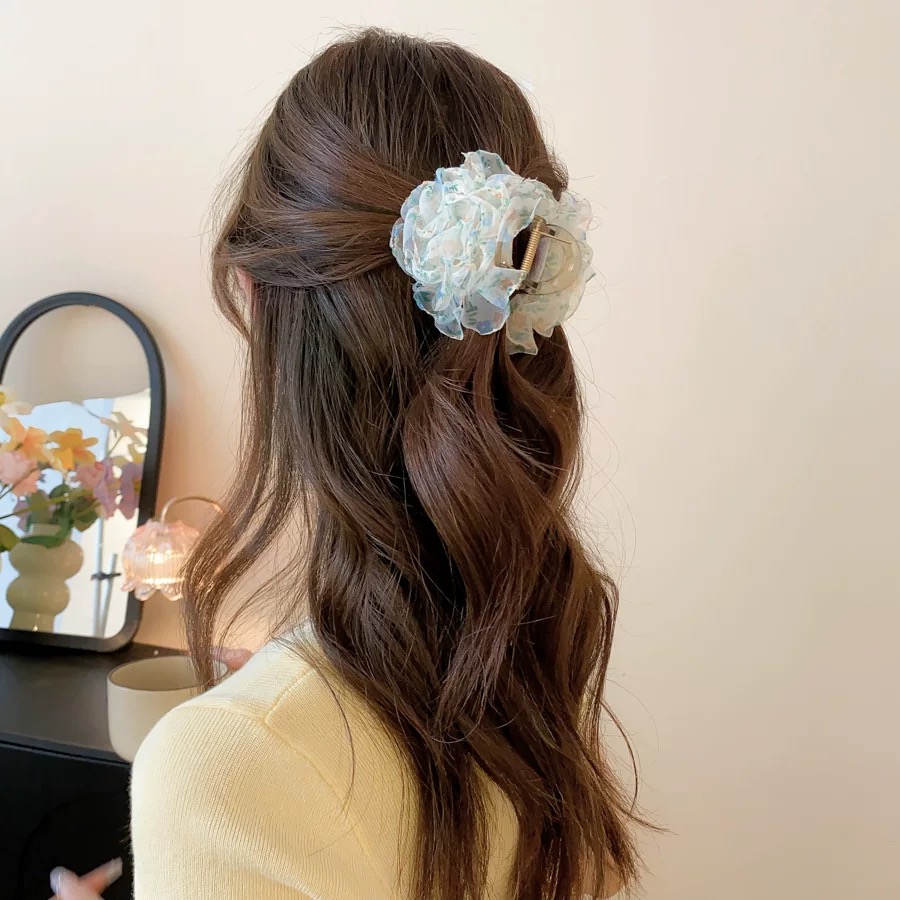 超仙度假网纱渲染花朵发夹2025新款高级感后脑勺抓夹鲨鱼夹发饰