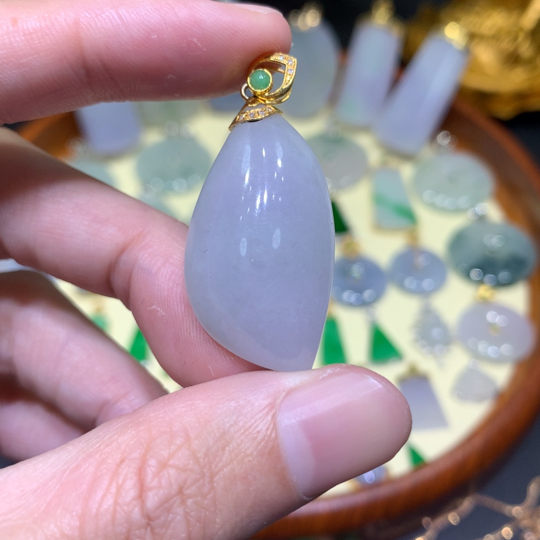 翡翠吊坠(不含链)18K金镶嵌