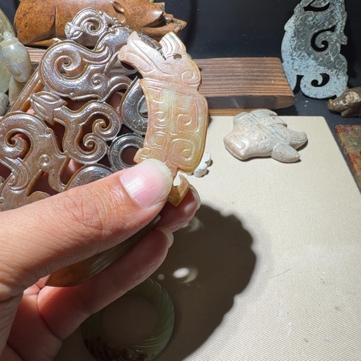 用***9和田玉未镶嵌车挂