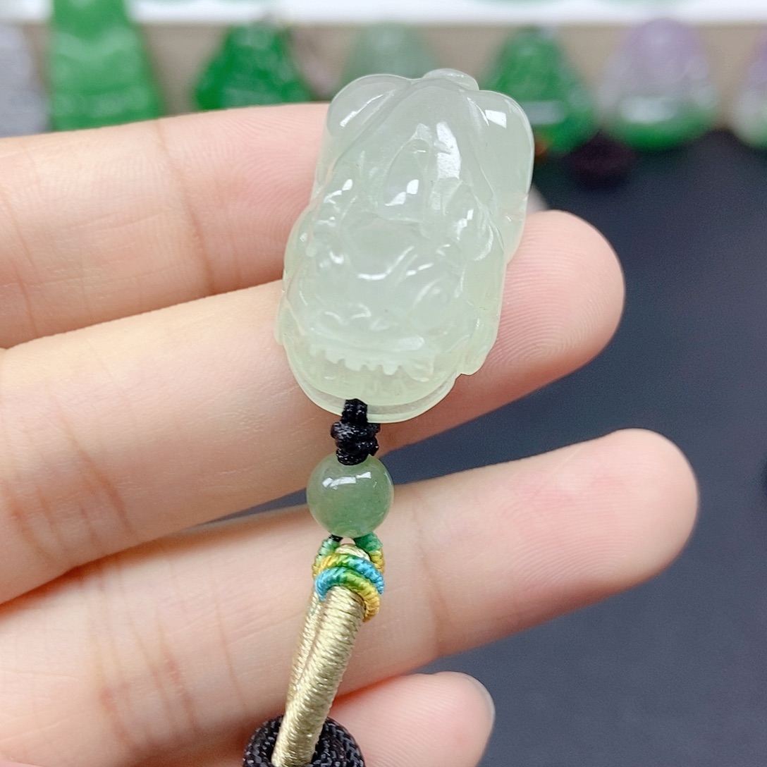 颈饰未镶嵌翡翠皮皮