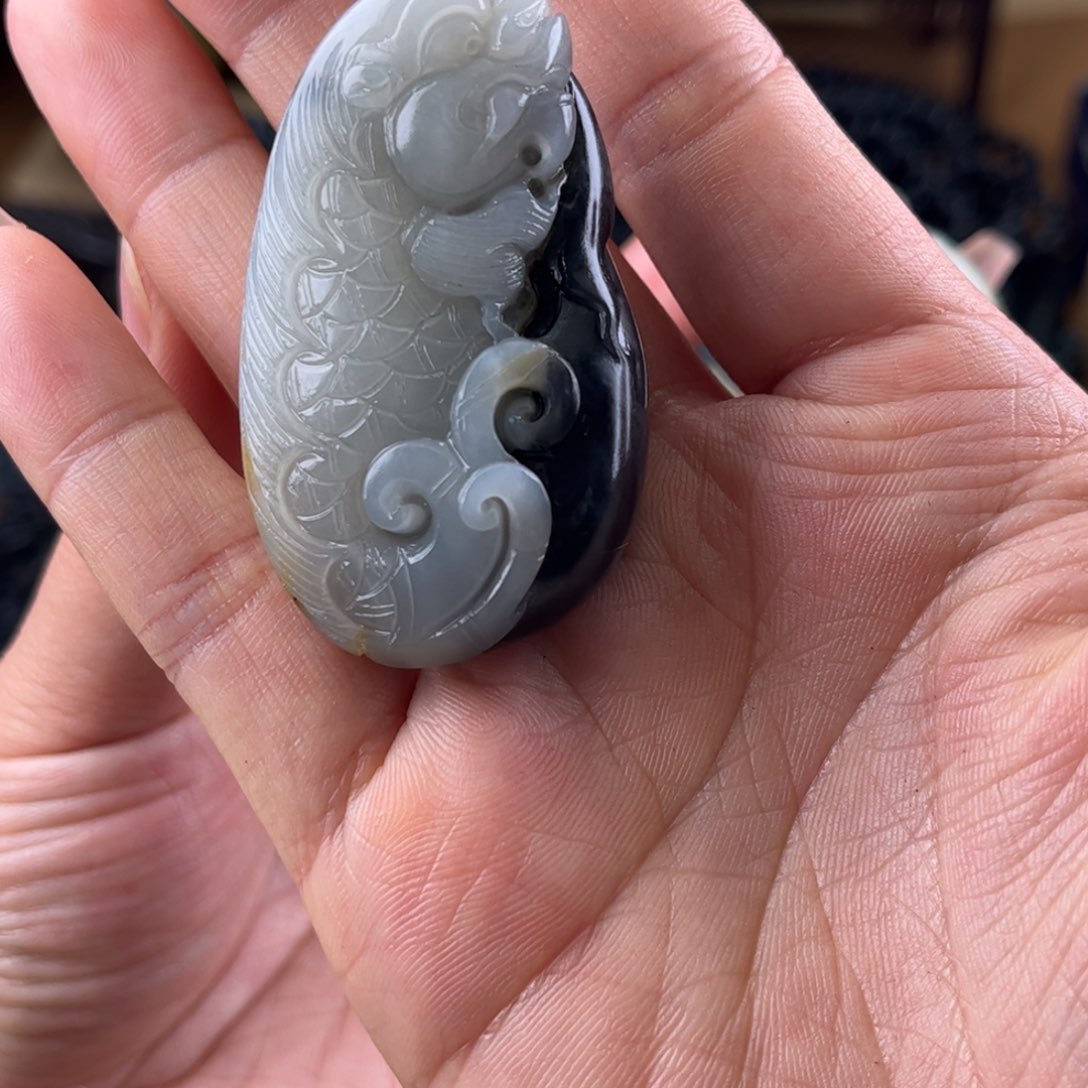 和田玉颈饰未镶嵌绿****娃