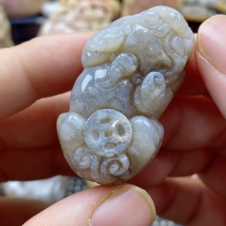 硅化珊瑚（珊瑚玉）颈饰未镶嵌