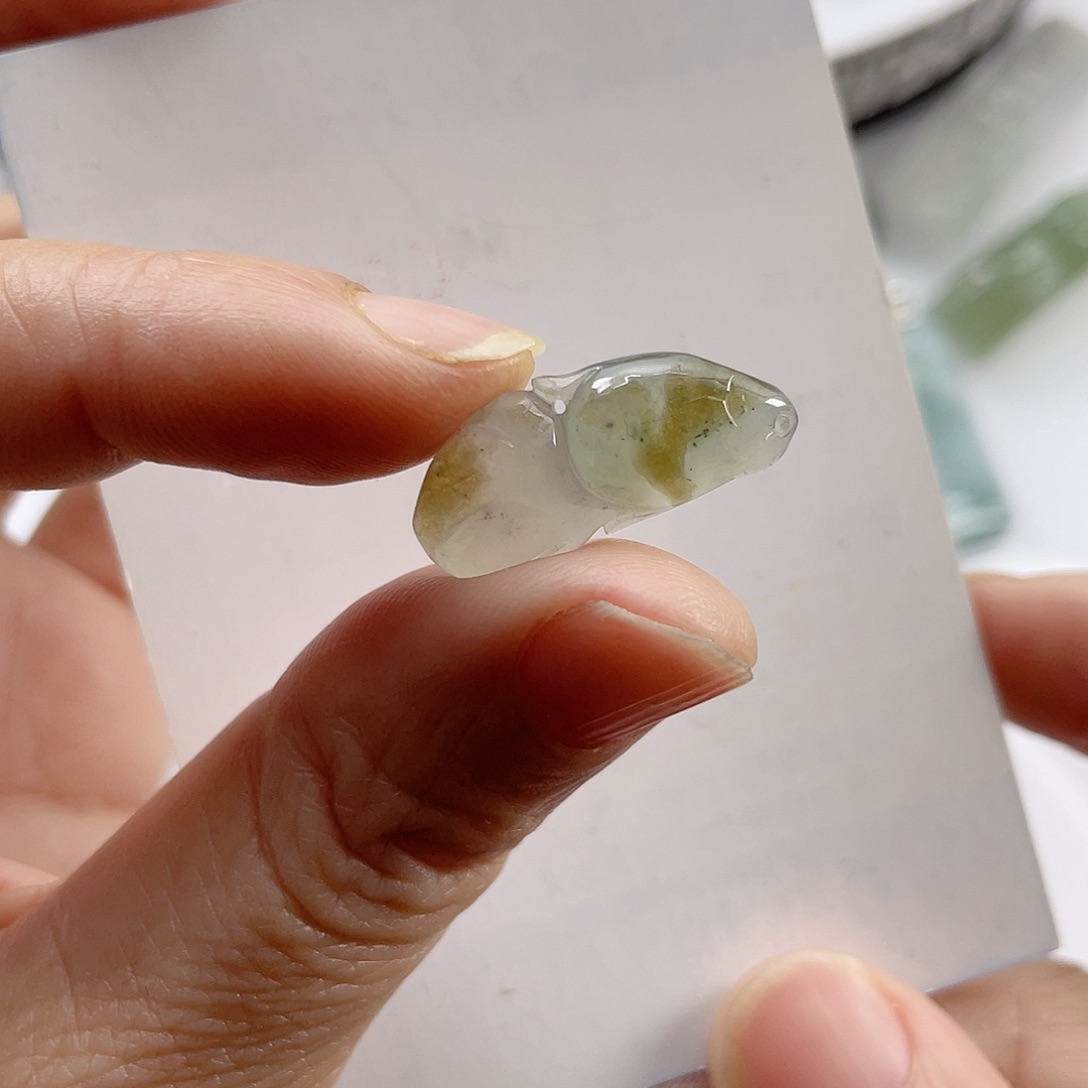 翡翠颈饰未镶嵌鱼