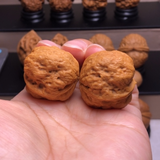 文玩核桃把件玉龙金蟾24