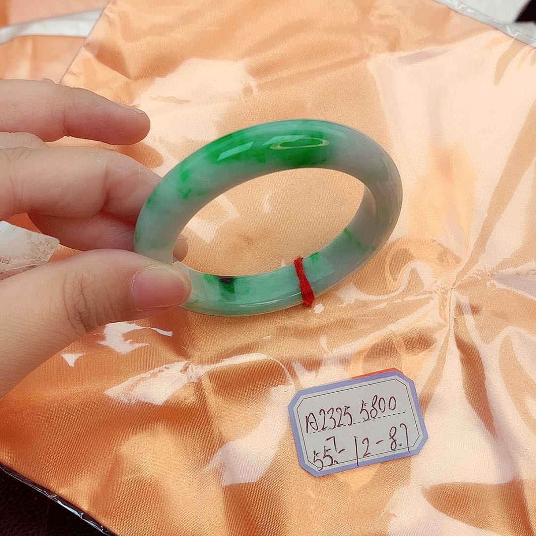 翡翠手镯未镶嵌天然缅甸翡翠A货