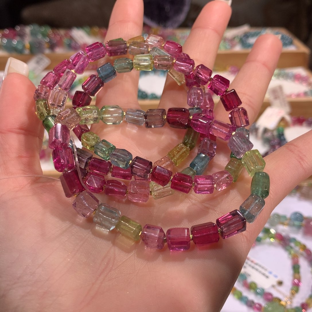 碧玺多样性发货一件未镶嵌