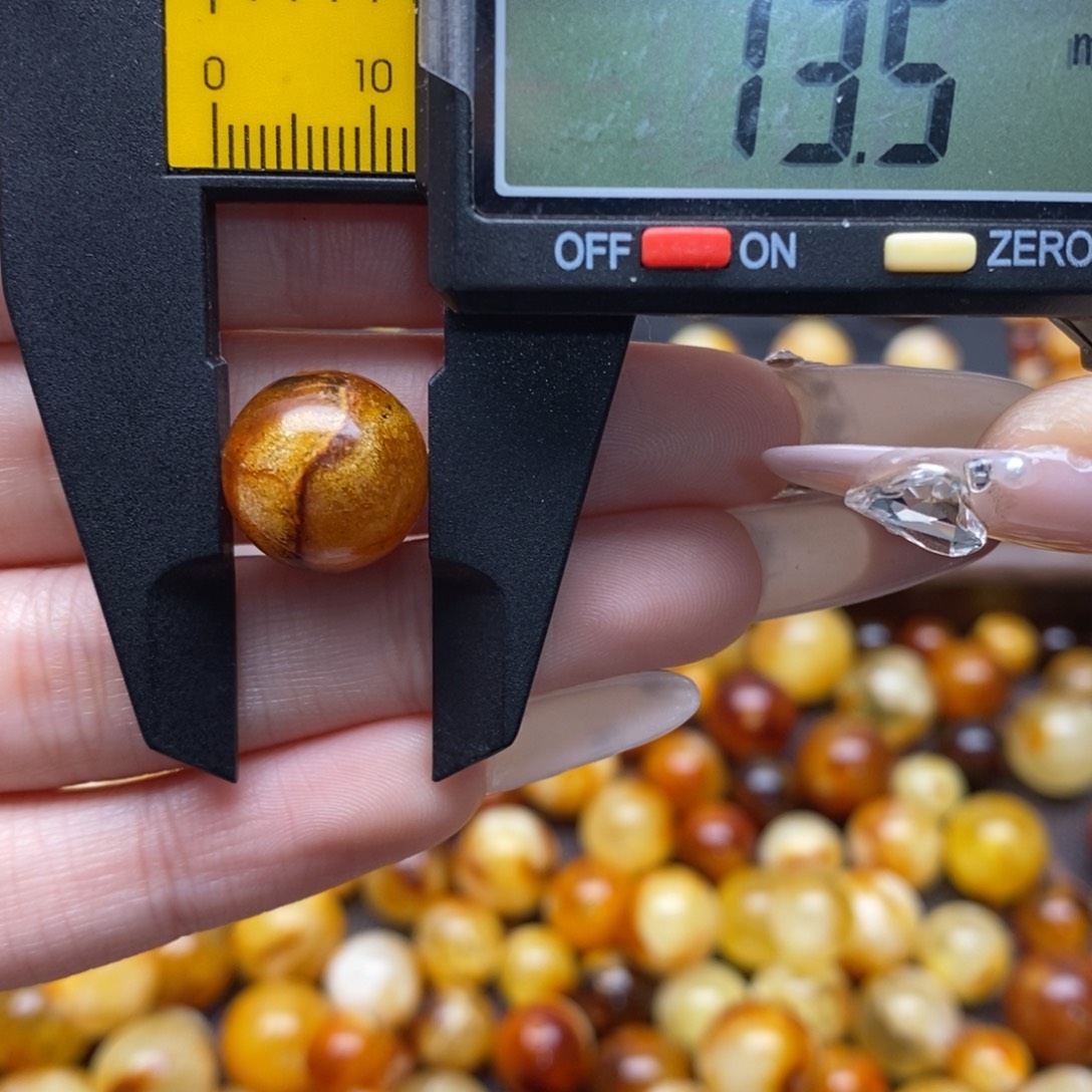 蜜蜡未镶嵌裸石蜜蜡1072