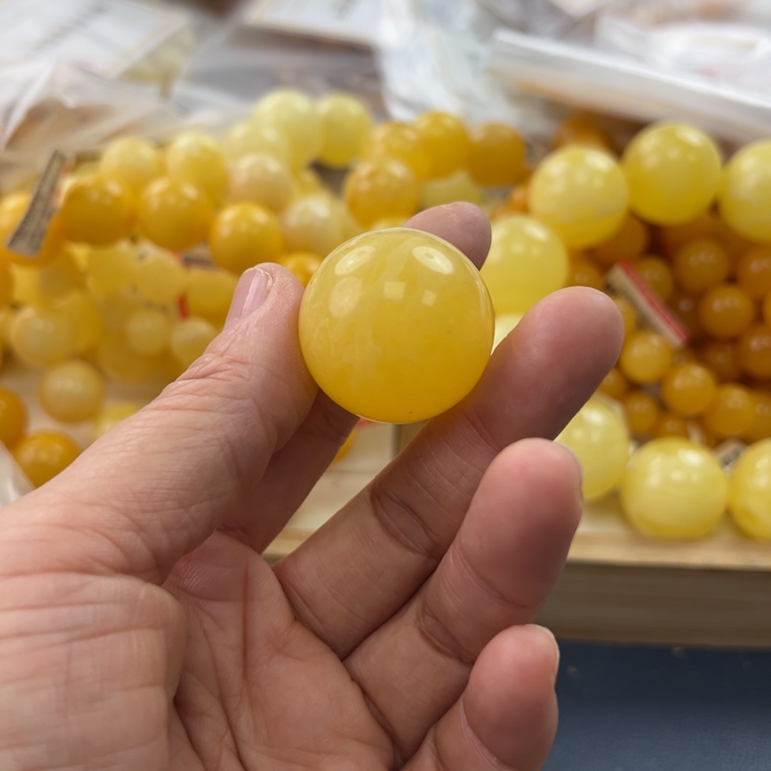 未镶嵌琥珀珠宝奇石