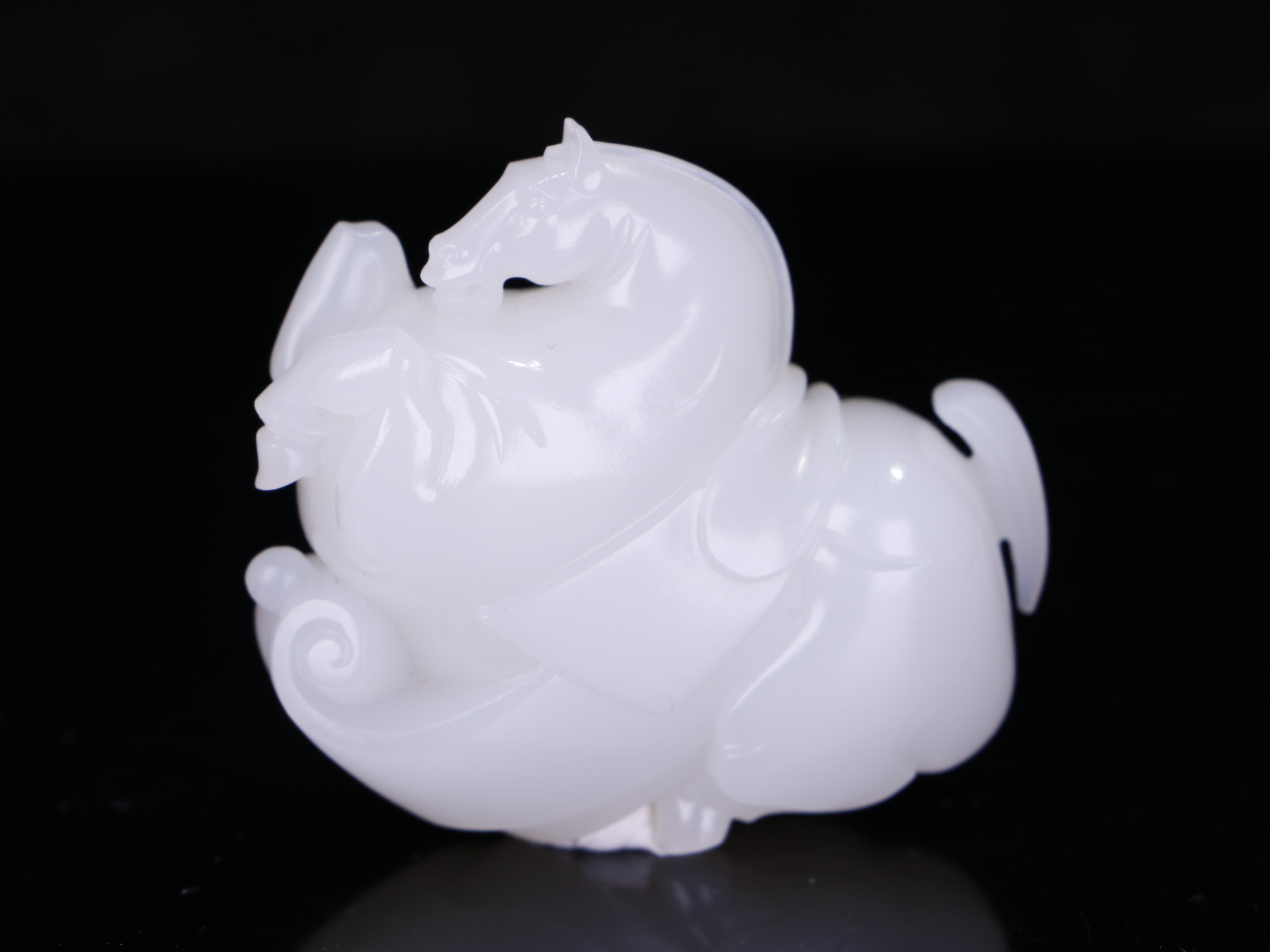 精品和田玉挂件马到功成