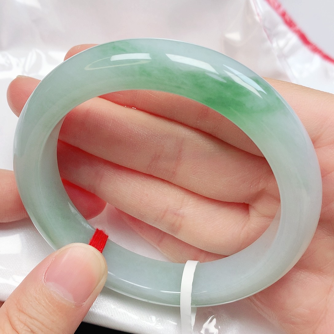 翡翠手镯未镶嵌抖音637