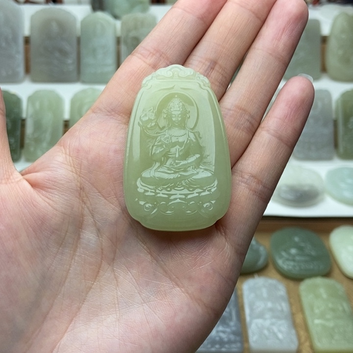 和田玉未镶嵌颈饰