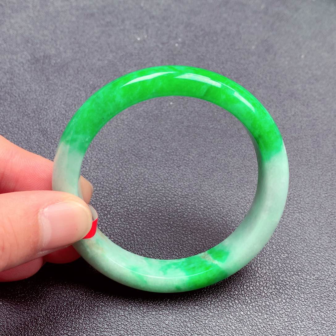 翡翠手镯未镶嵌美*缅甸翡翠