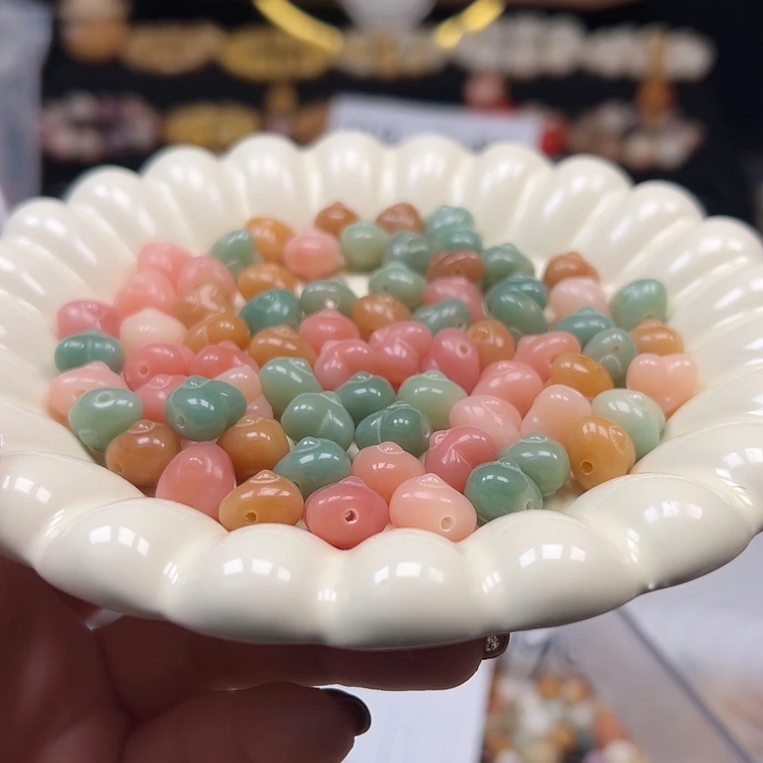 菩提根12mm马卡龙双面爱心雕刻件散珠