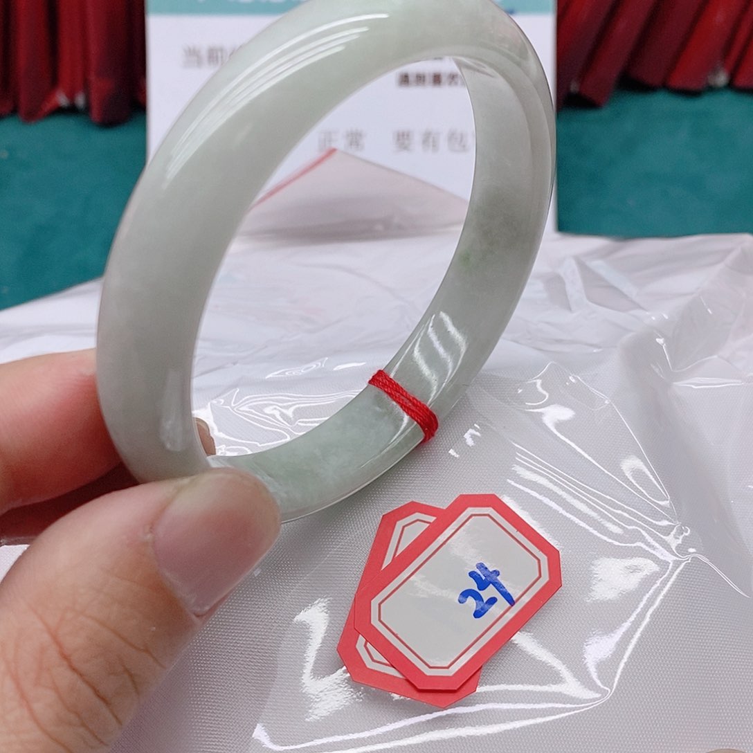 翡翠手镯未镶嵌汪*君244444444