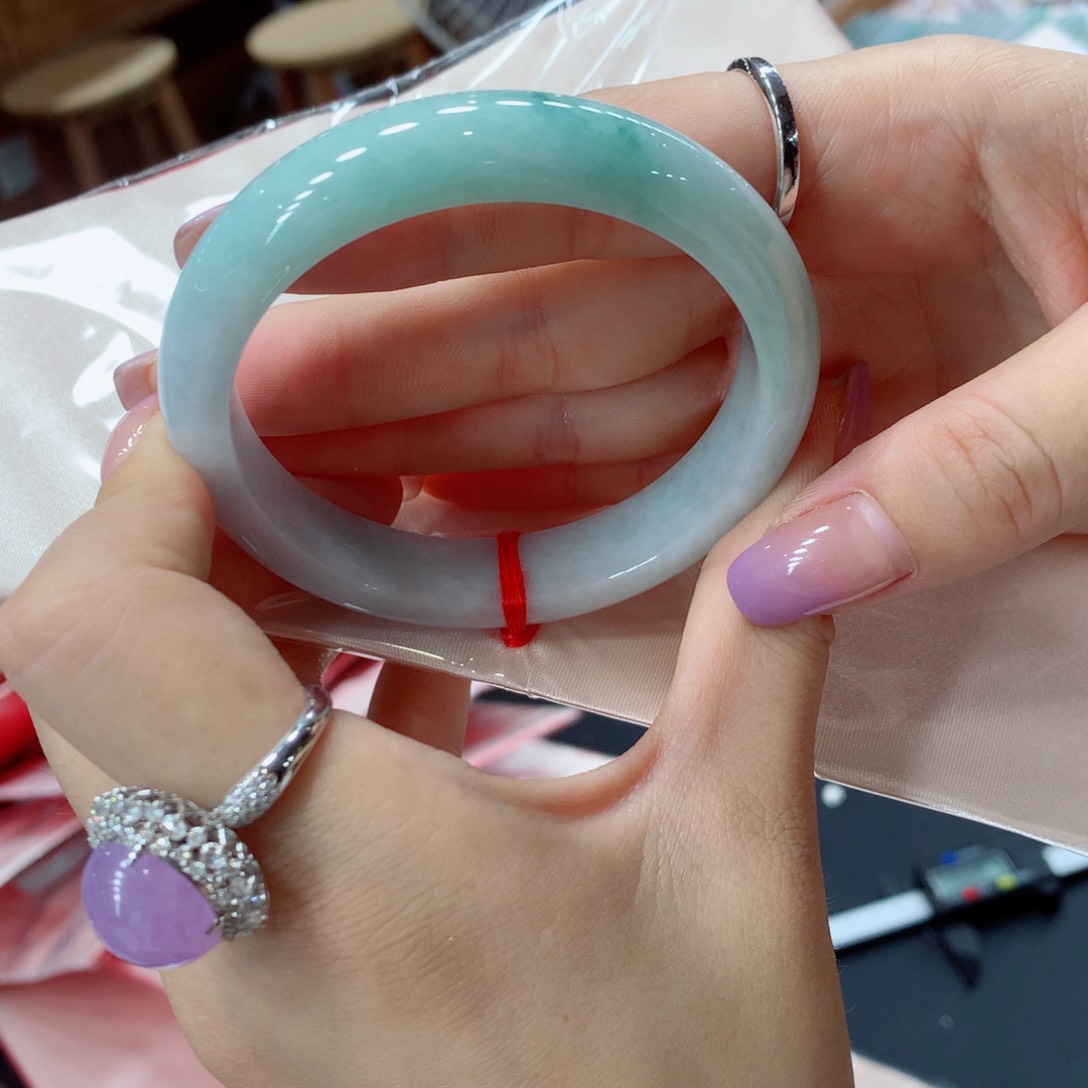 翡翠手镯未镶嵌买断