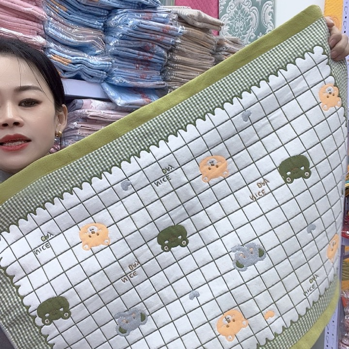 棉绿色熊头纯棉面料