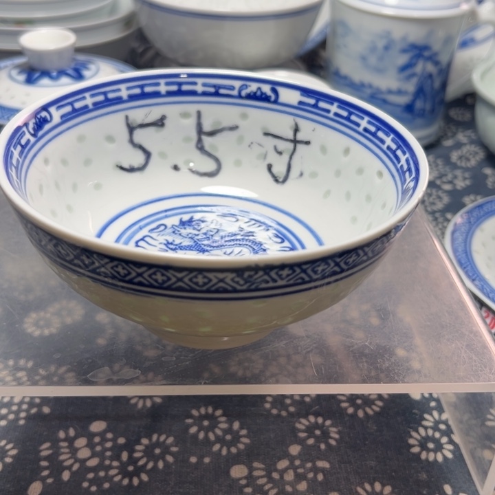陶青花玲珑5.5寸饭碗