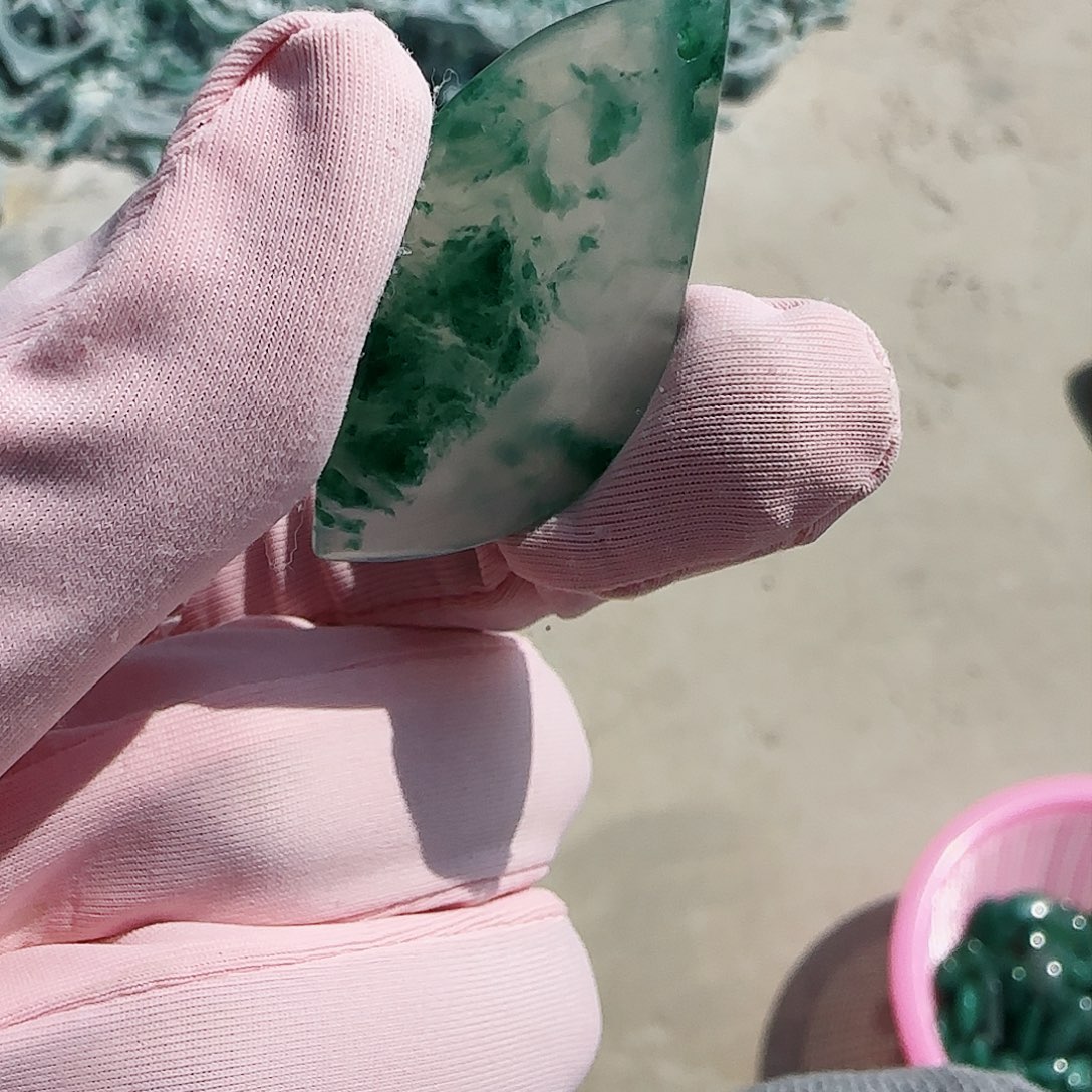 石英质玉颈饰未镶嵌