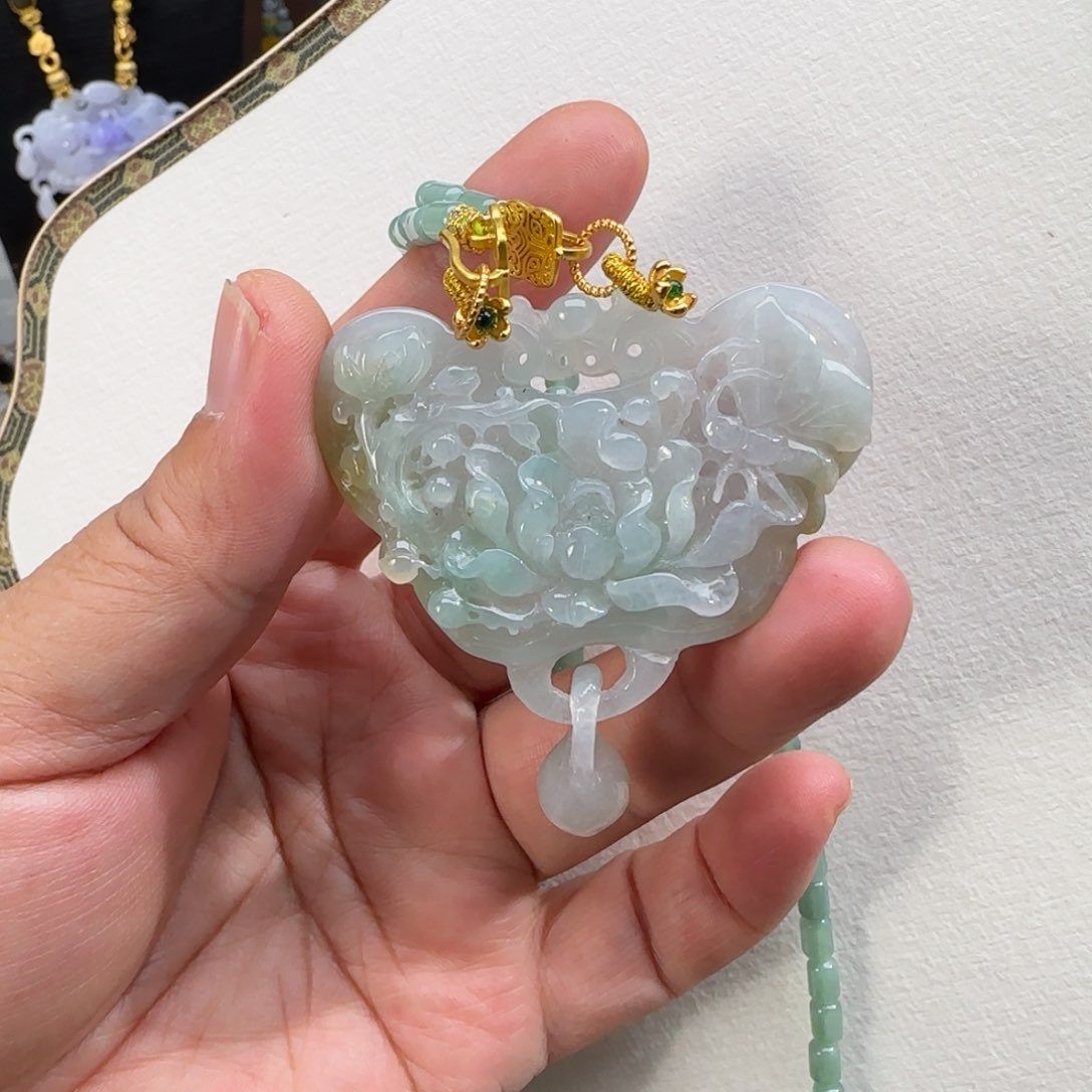 翡翠颈饰未镶嵌仿古