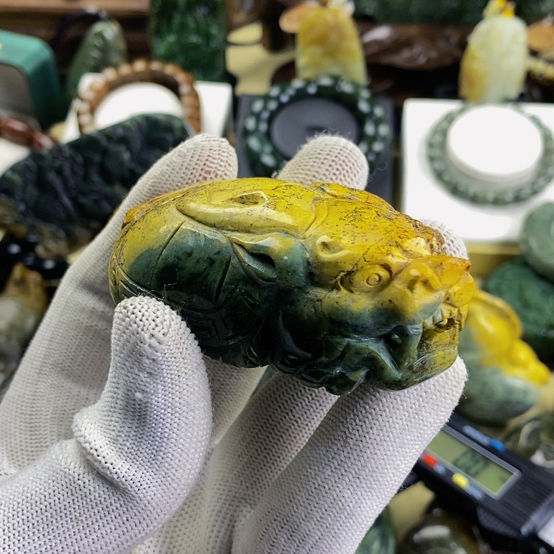 岫岩河磨玉（透闪石质玉）摆件未镶嵌