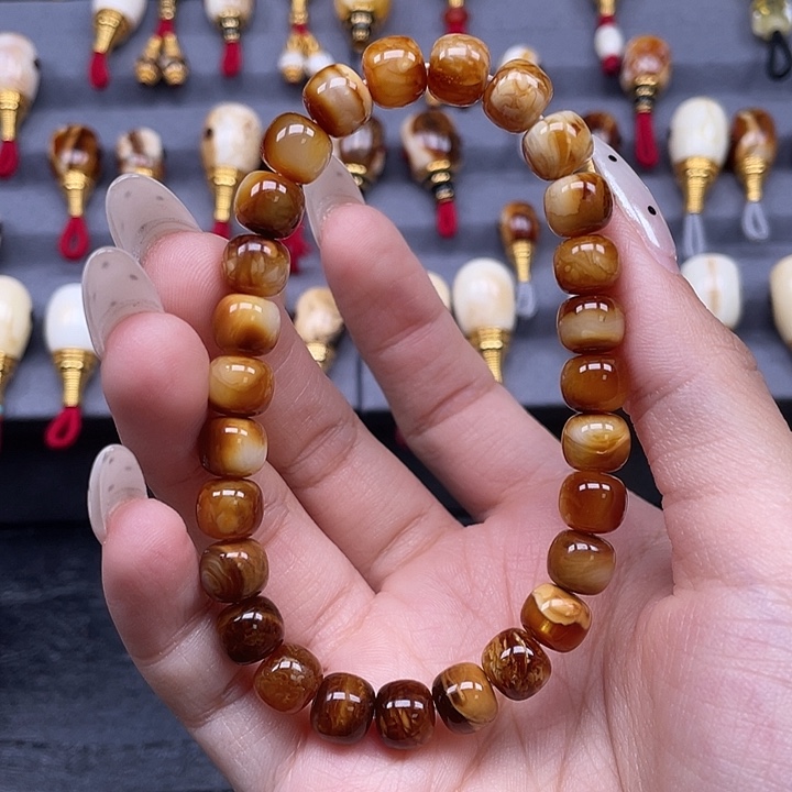 琥珀未镶嵌裸石8x7mm